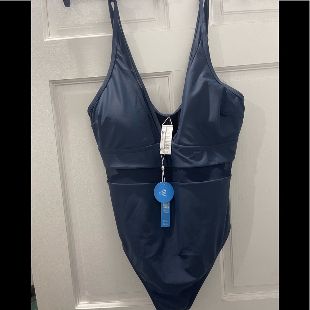 Cupshe one piece 1x high leg